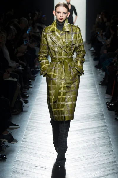 Look 11